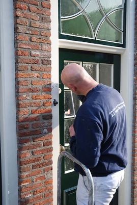 Allround schilder inschakelen? J.J. van Oosterhout zet uw pand in de verf.