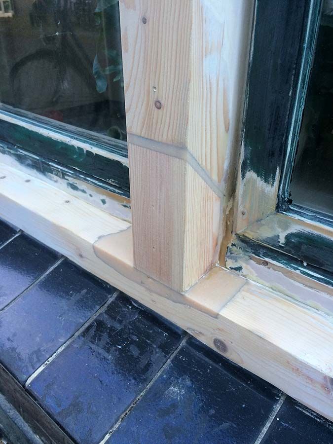 J.J. van Oosterhout uit Putten maakt het met hout.